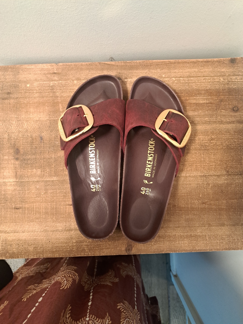 Birkenstock Women's Madrid Suede Slide Sandals in Burgundy with Gold Buckle - Picture 4 of 4